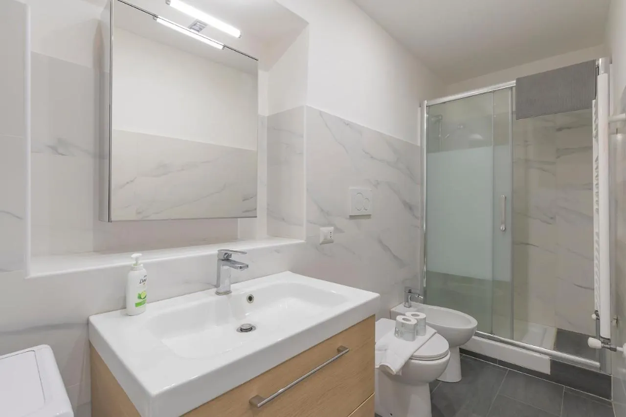 Renovated Apartment Near Loreto Padova 78 ミラノ 0*,